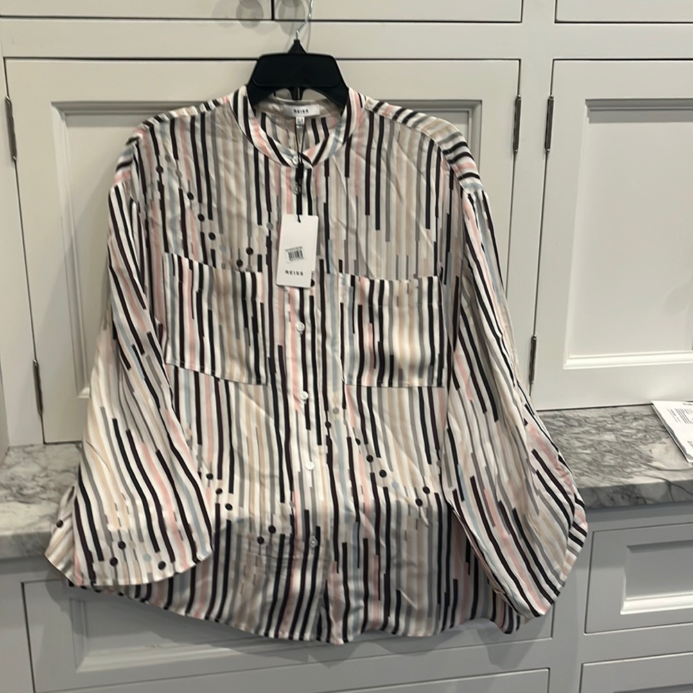 New with tag REISS button down woman’s Shirt